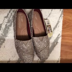 Toms gold glitter alpargata size 9.5 NWT